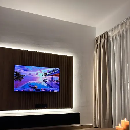 Nushi Apartment Sarande